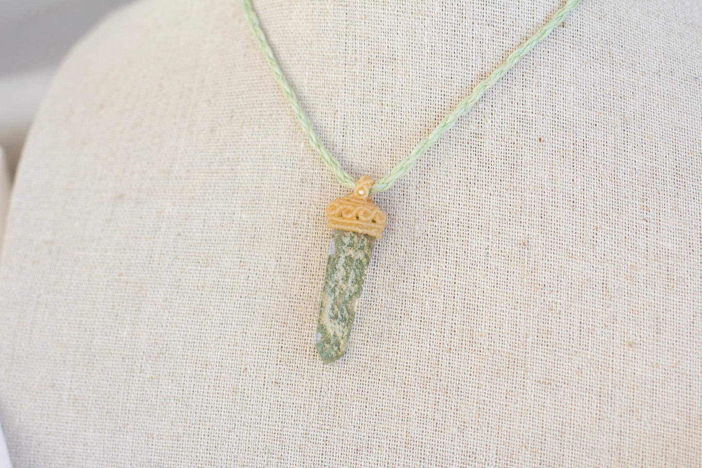 Colar Macramé Ponta de Lodolite Verde